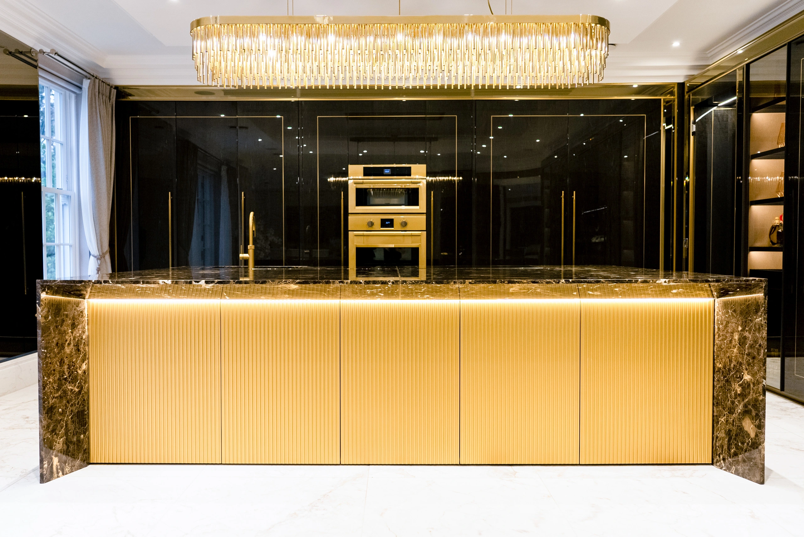 Italian luxury kitchen one-of-a-kind space | Fontana | Design as art